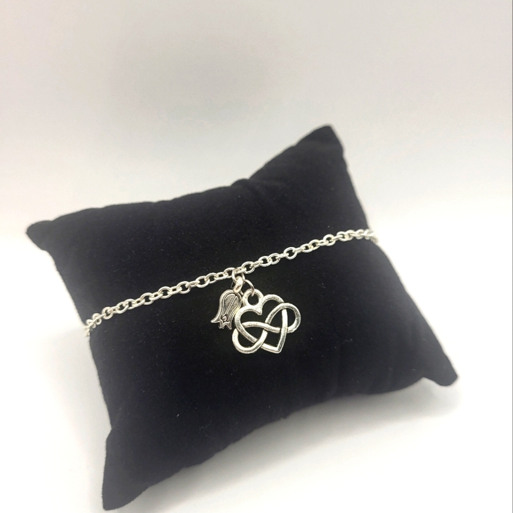 🍍 Handmade Infinite Love Charm Braclet